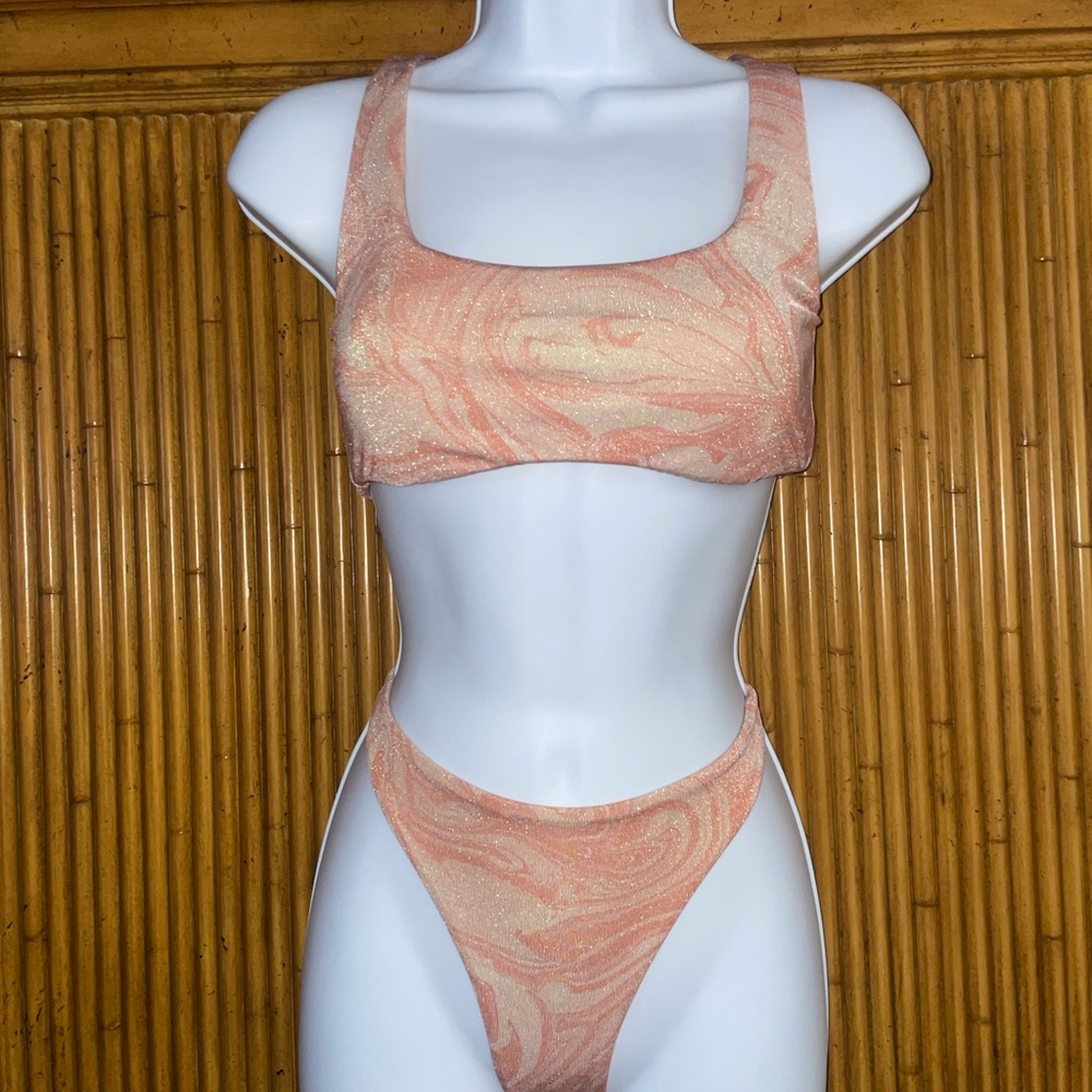 L*Space NWT Shimmer All Swirled Up Lizzie Top L & Camacho Btms M
